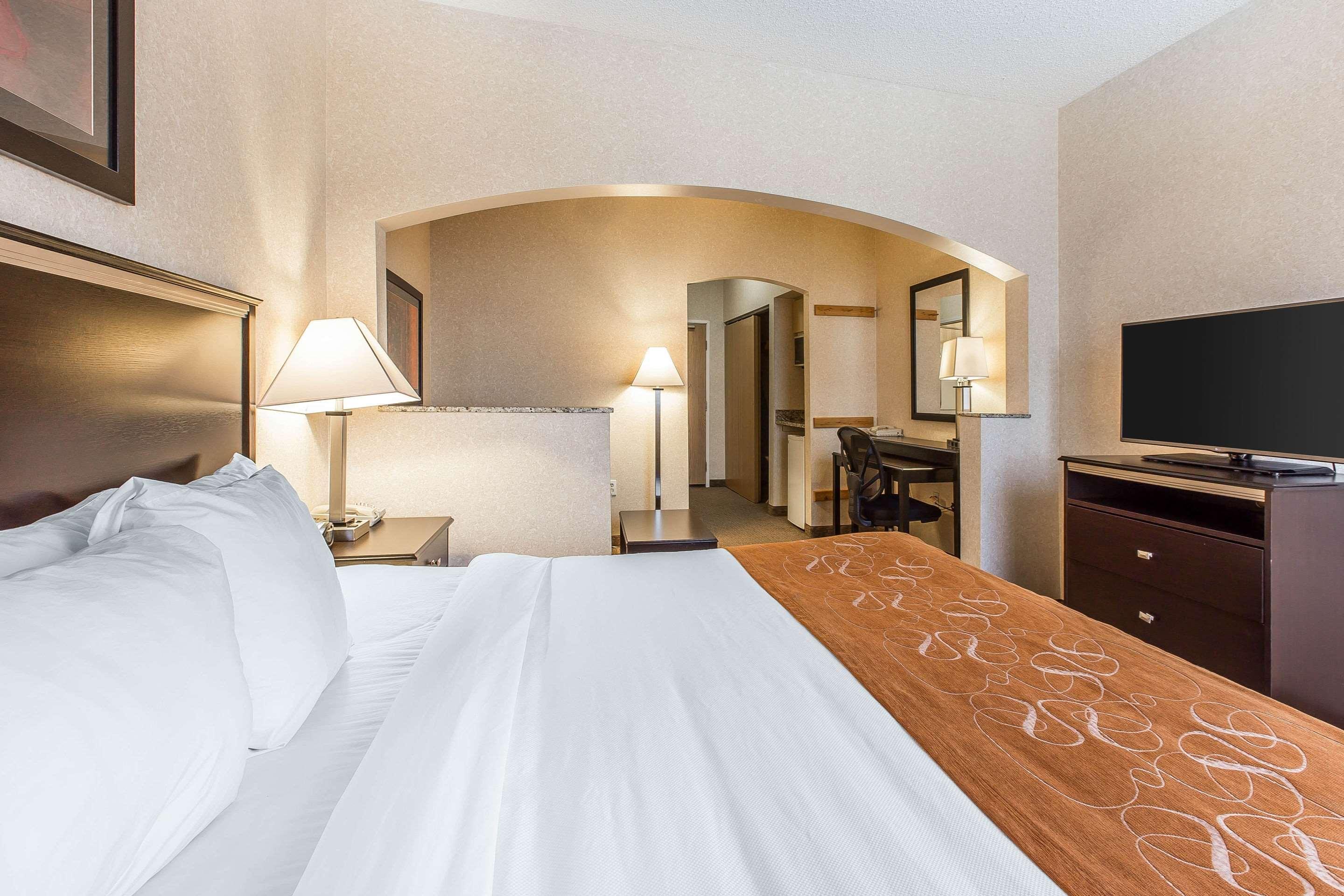 Comfort Suites Summit County Диллон Экстерьер фото