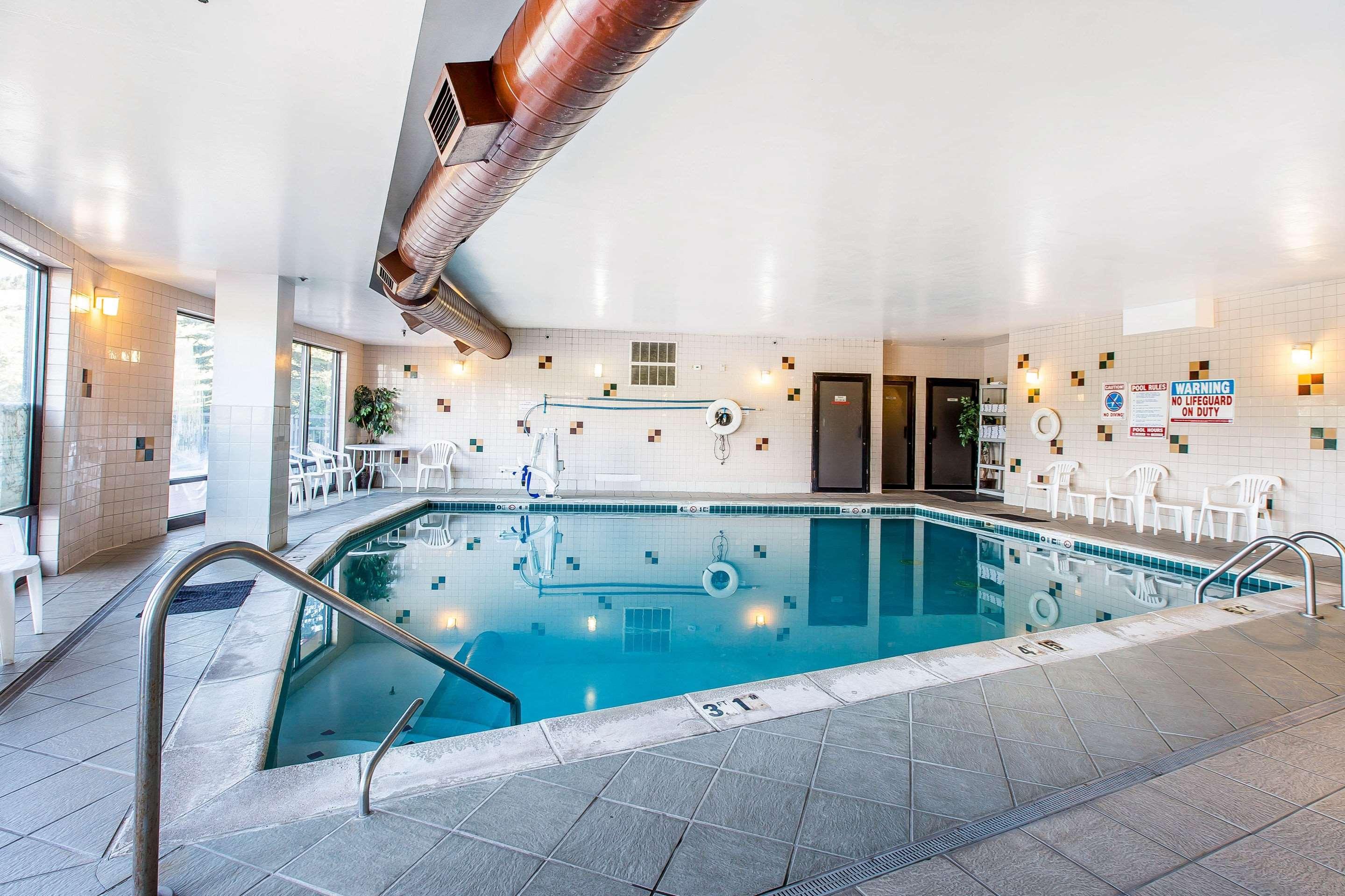 Comfort Suites Summit County Диллон Экстерьер фото