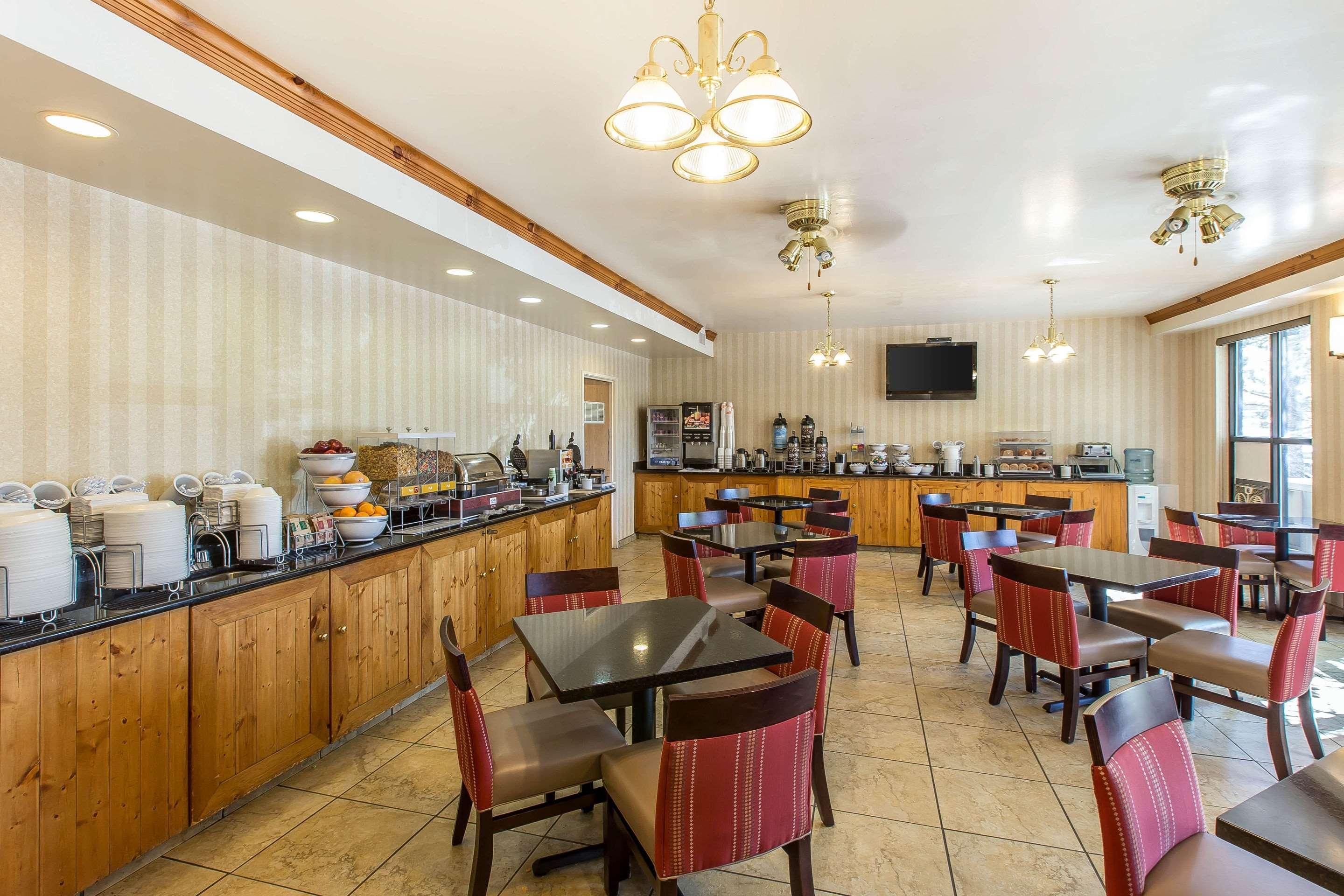 Comfort Suites Summit County Диллон Экстерьер фото