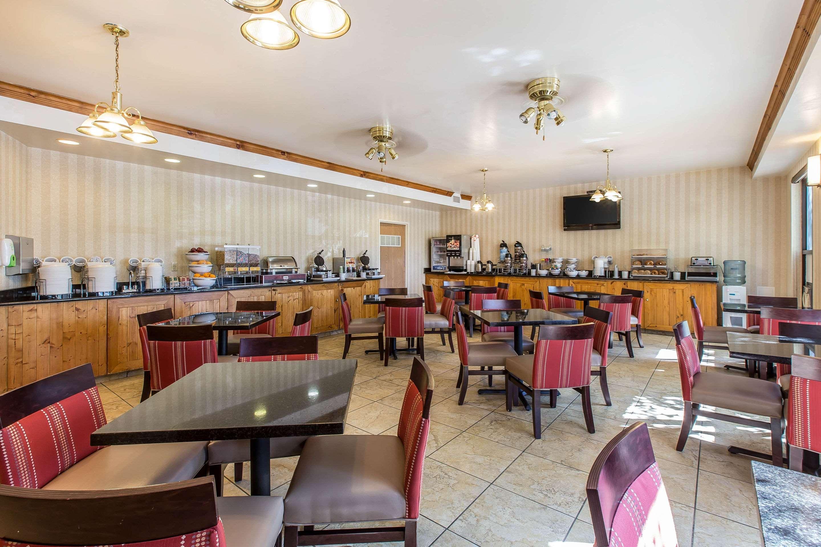 Comfort Suites Summit County Диллон Экстерьер фото