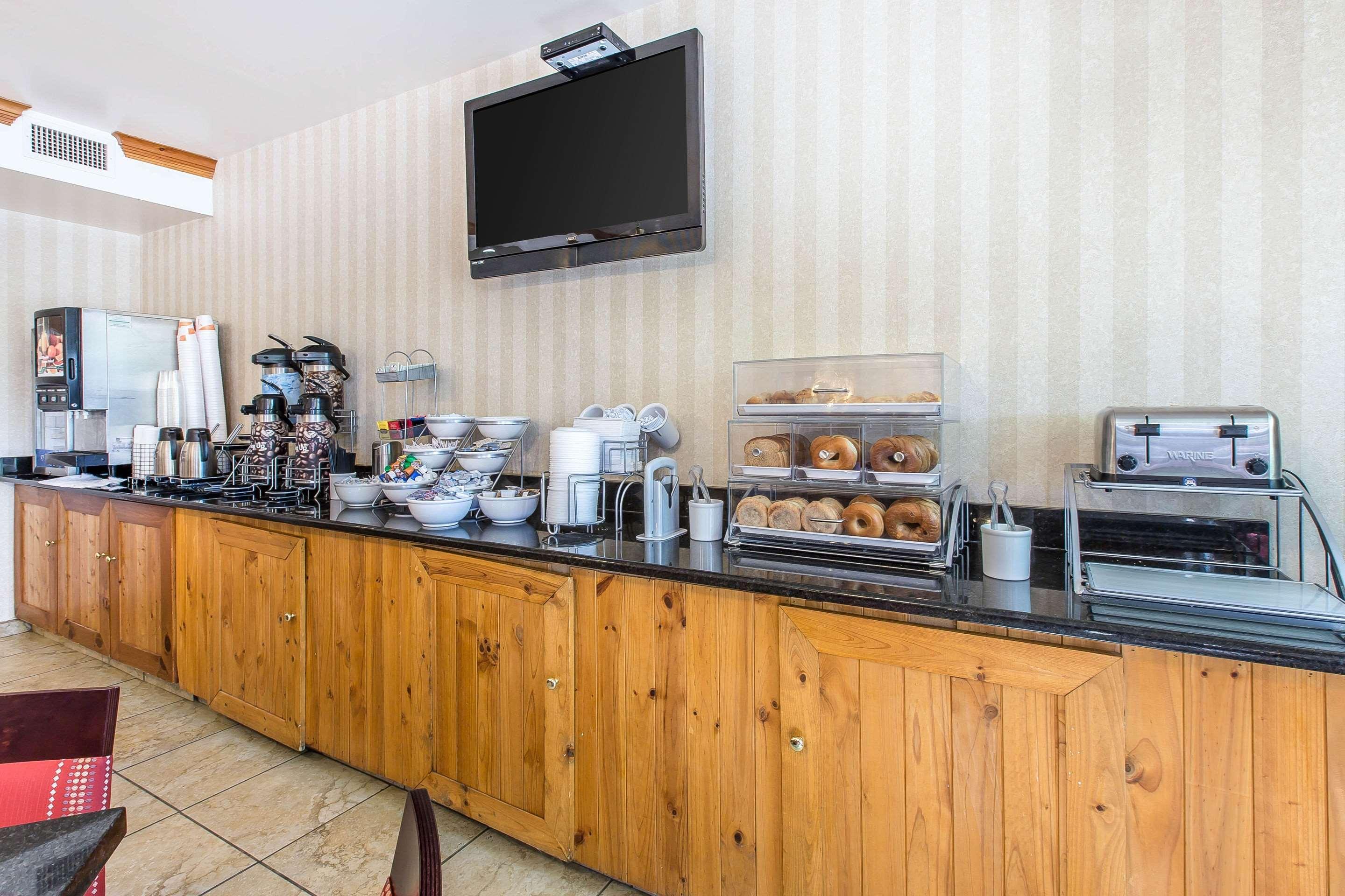 Comfort Suites Summit County Диллон Экстерьер фото